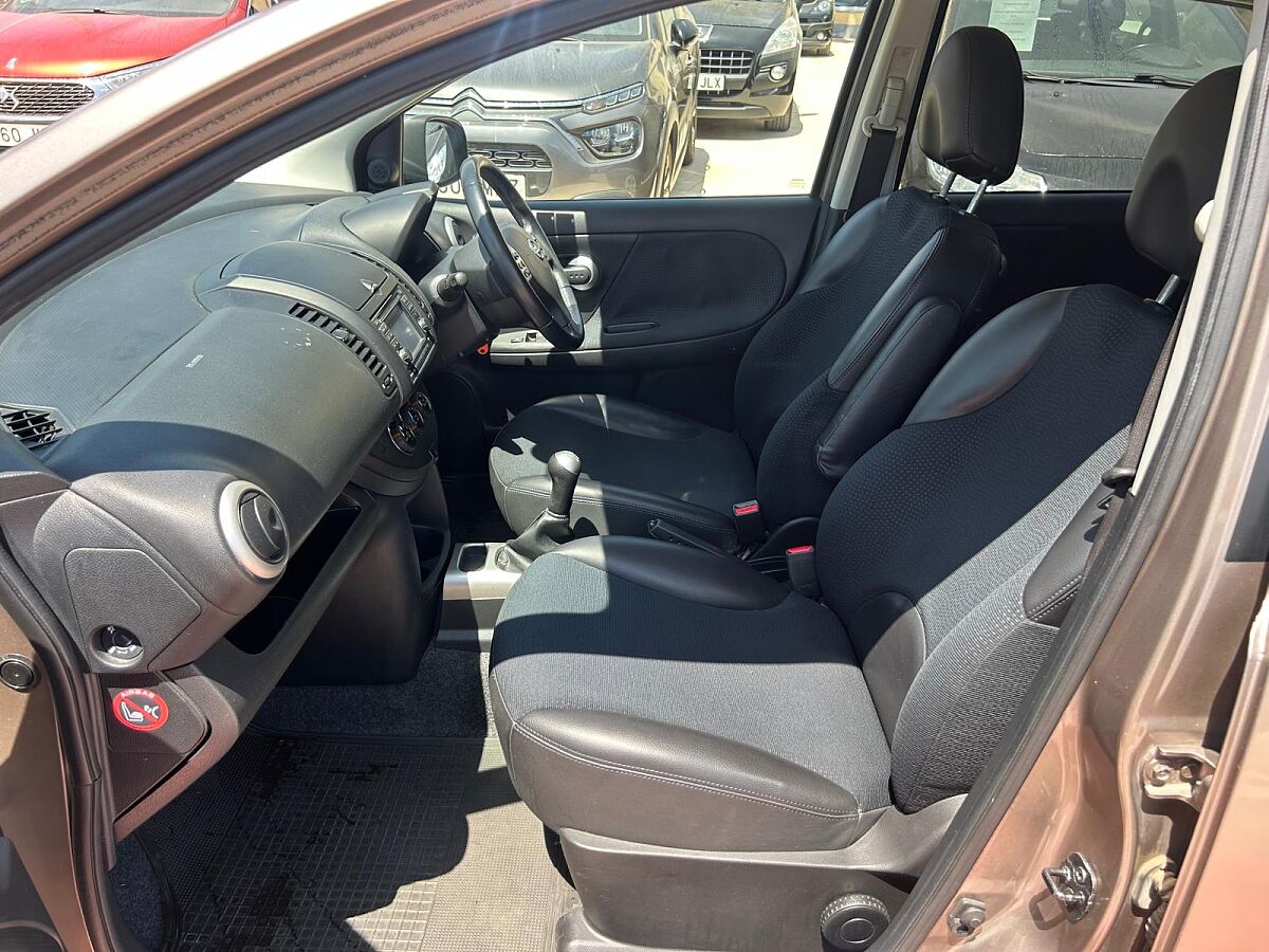 NISSAN NOTE TEKNA 1.4 PETROL SPANISH RHD IN SPAIN 74000 MILES SUPERB 2013